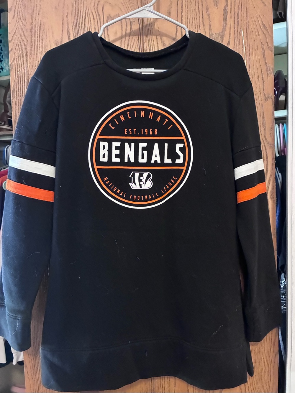 Cincinnati Bengals NFL Team Apparel Women’s Sweatshirt Black Orange Size M